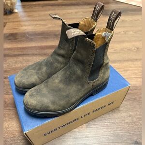 Blundstone - women’s classic Chelsea Boots. Rustic Brown